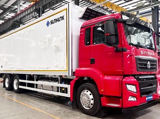 Фургон рефрижератор SITRAK C7H 6×2-2 ZZ1256V553HE1