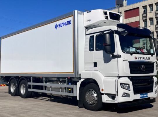 ФУРГОН-РЕФРИЖЕРАТОР SITRAK C7H 6×2 ZZ1316V553HE1